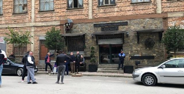I DHA FUND JETËS BRENDA LOKALIT NË KORÇË/ Zbulohen shkaqet që çuan 45 vjeçarin drejt aktit ekstrem