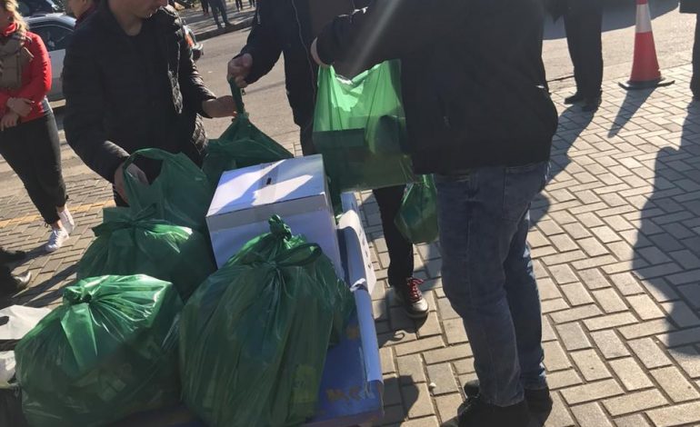 SOLIDARITET/ Banorët e Delvinës bëhen bashkë për të ndihmuar banorët e prekur nga tërmeti