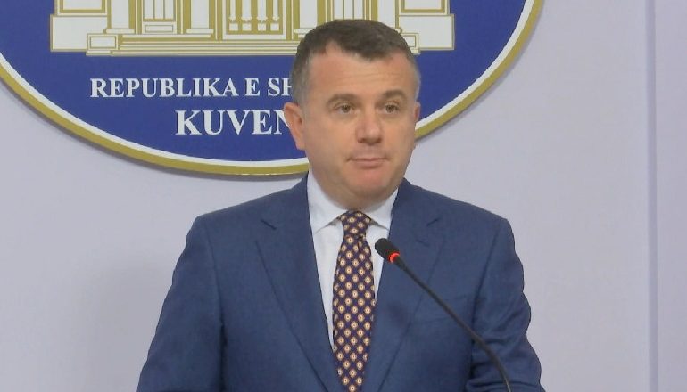 A MUND TA SHPËRNDAJË META KUVENDIN? Balla: Sheh ëndrra me dekrete, Kuvendi mund ta shkarkojë