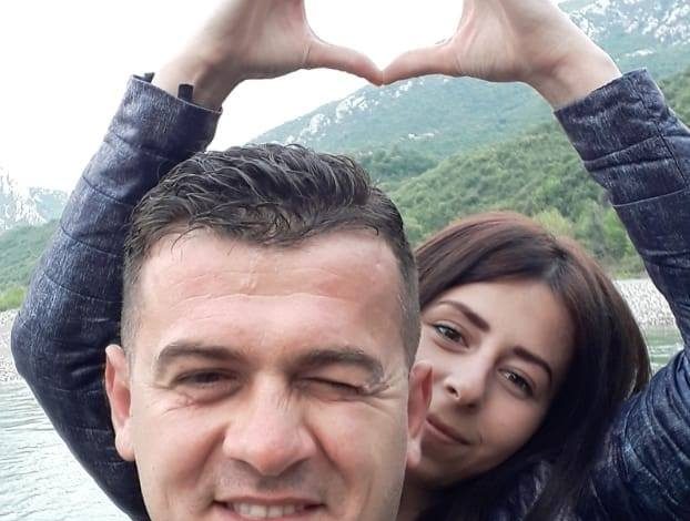 DY VITE MË PARË HUMBI BABAIN/ Korçarja vdes krah të fejuarit në Thumanë…u shua një familje!