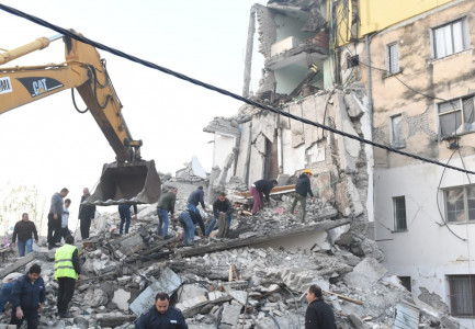 TËRMETI/ Thellohet bilanci i viktimave, zyrtarisht 6 të vdekur, mes tyre një 10-vjeçare