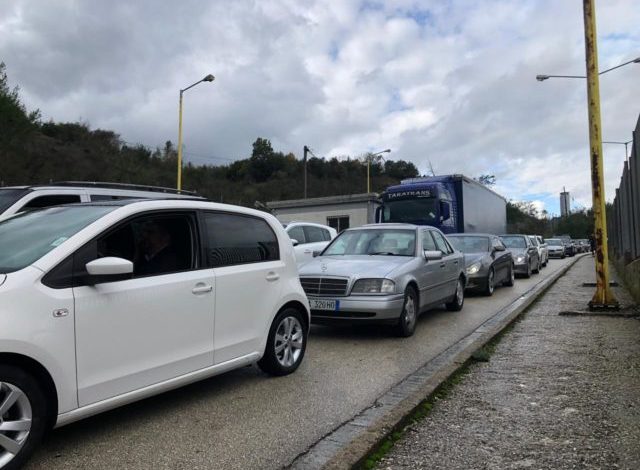 TËRMETET/ Tragjedia në Shqipëri vënë alarmin në Greqi, emigrantët lënë punën dhe kthehen në atdhe (FOTO)