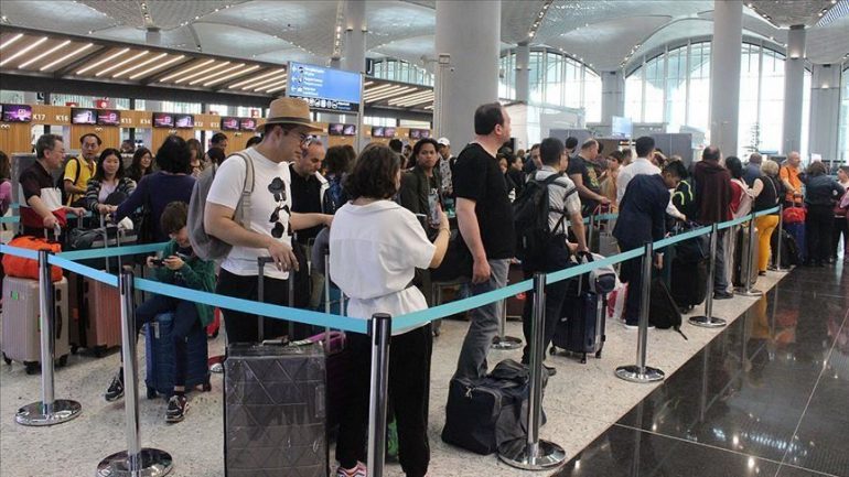 AEROPORTI I STAMBOLLIT/ Udhëtojnë mbi 40 milionë persona brenda një viti