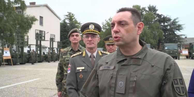“STRATEGJIA MBROJTËSE…”/ Serbia paralajmëron një ligj lufte me Kosovën