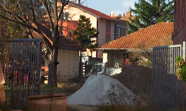 E RËNDË/ Nëna e mitur rrëmbehet së bashku me foshnjën e saj, flasin familjarët