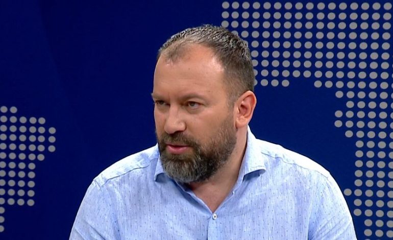 “NGRITËN DORË NDAJ SHTETIT”/ Mazniku: Banorët e Astirit të yshtur nga politika