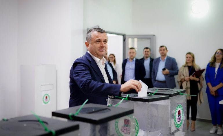 VOTIMI PËR DELEGATËT E KONGRESIT/ Balla flet për demokracinë brenda PS: Ja kur dalin…