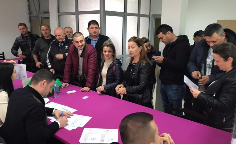 “NJË ANËTARË NJË VOTË”/ Rreth 100 mijë anëtarë do të votojnë për të zgjedhur delegatët e rinj në PS (FOTO)