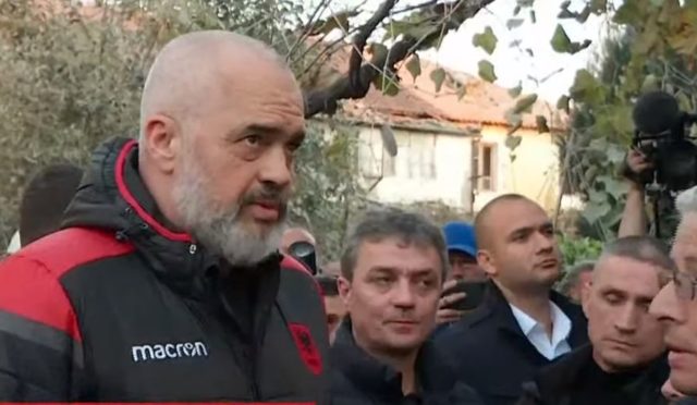 JEP MESAZHIN E FORTË/ Rama publikon videon e shpëtimit të nënës 30-vjeçare nga rrënojat