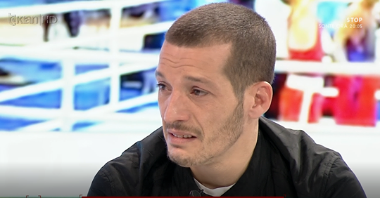 “TË MOS KESH NJË PJATË GJELLË…”/ Kampioni i boksit shpërthen në lot: Më vjen keq që… (VIDEO)