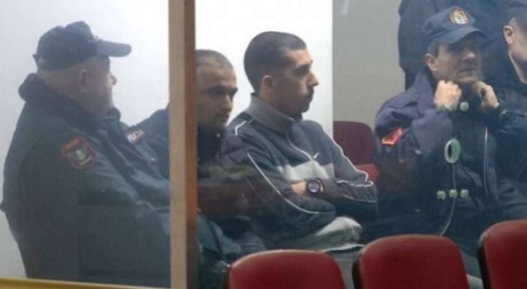 NGA “LUFTA” ME ARMË MES BANDAVE, TEK ARRATISJA/ Kush është vlonjati i rrezikshëm me dy mbiemra që u kap në “Ali Demi”