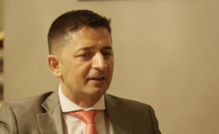 SHQIPTARI PO KORR SUKSES NË SHBA DHE NË EUROPË/ Flet mes lotësh: Si personi i besuar i prindërve abuzoi seksualisht me mua