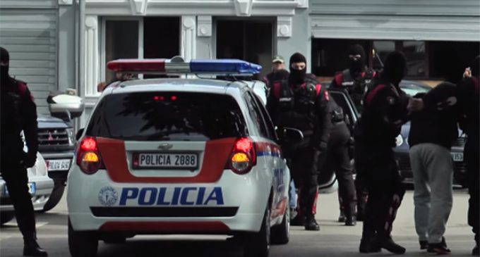NGA VJEDHJA E BANESËS TEK KUNDËRSHTIMI I POLICISË/ Çfarë ndodhi me dy të rinjtë në Vlorë