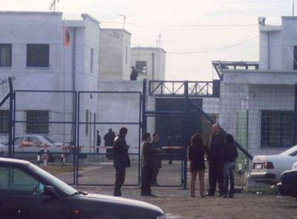 TËRMETI/ Dëmtime në burgun e Shënkollit. Transferohen disa prej të dënuarve