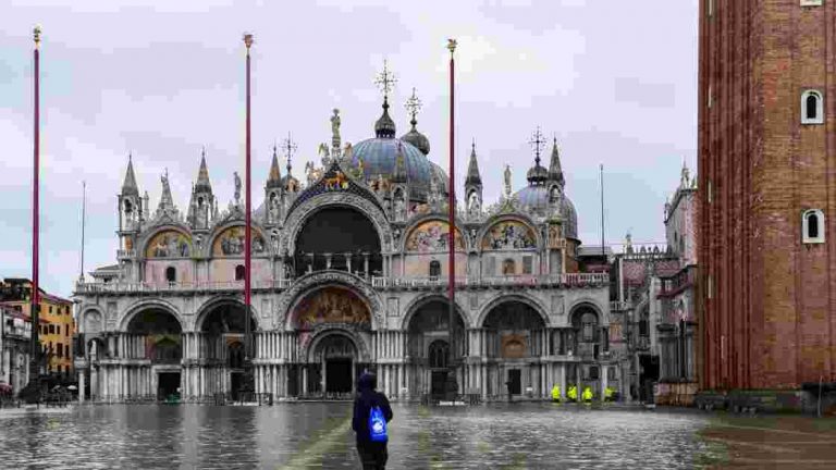 VAZHDOJNË STUHITË NË ITALI/ Venecia dhe shumë qytete të tjera nën ujë