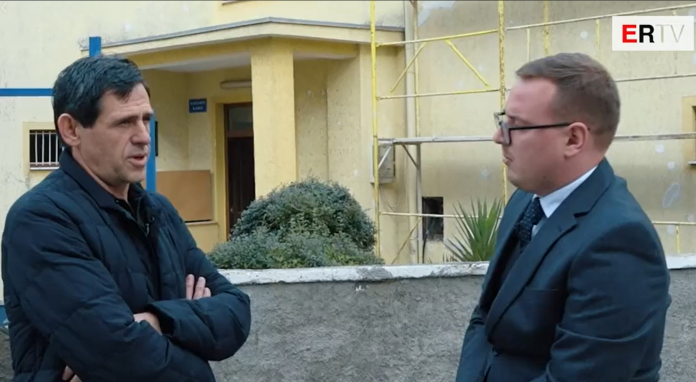 SI DEGRADOI QEVERISJA E PD KOPSHTET DHE ÇERDHET E KAMZËS/ Rakipi shfaq në ERTV punimet për godinat e reja arsimore (VIDEO)