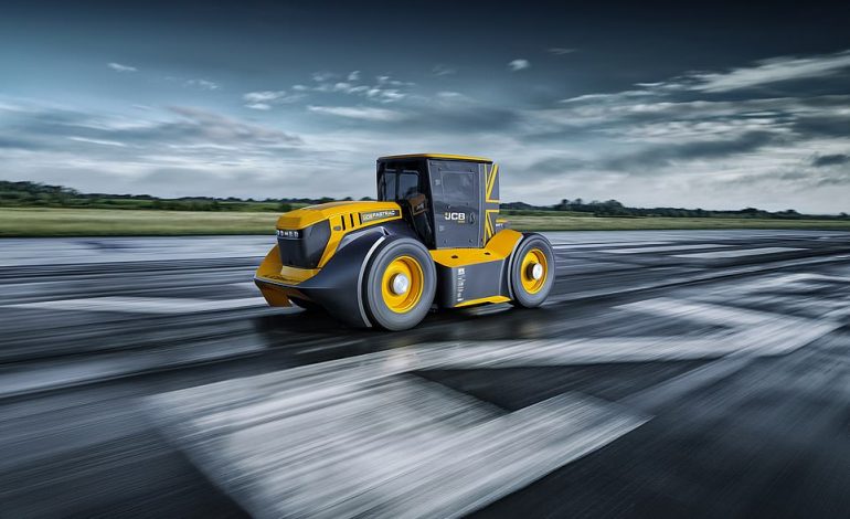 NË KOHË REKORD/ Traktori më i shpejtë në botë, arrin 217 km/h