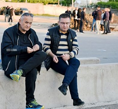 “NJË TUFË HORRASH DUAN TA…”/ Tit Vasili shpërthen ndaj ambasadorëve: Diplomatë të çartur që vënë në diskutim dekretet e Metës