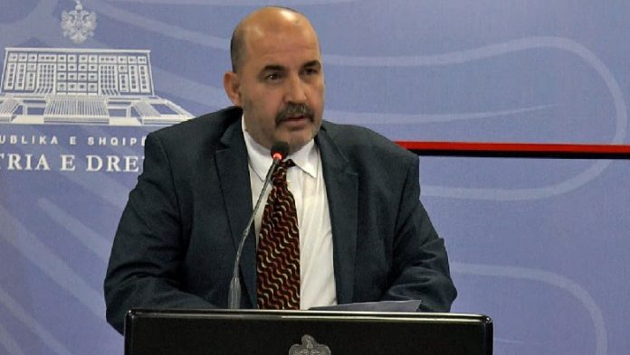 PAS APLIKIMIT TË REGJIMIT ”41-bis”/ Kërcënohet me jetë drejtori i Burgjeve