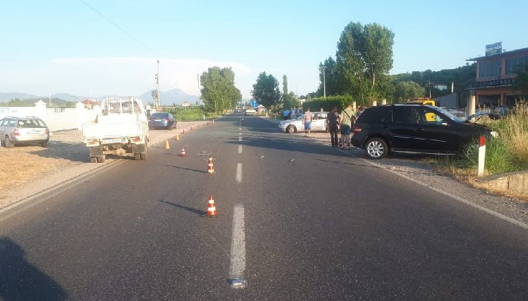 AKSIDENT I RËNDË NË MAMURRAS/ Makina del nga rruga, humb jetën një person