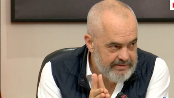 “KRYETARËT E BASHKIVE TË LËVIZIN ME KALË”/ Rama: Në 2020 asnjë lek për makina dhe dollapë!