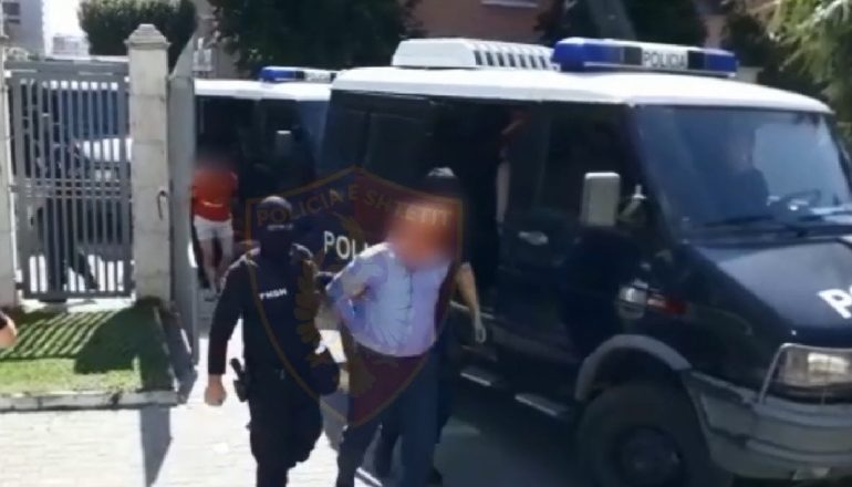 ARRESTOHET POLICI SEKSER/ 1500 euro për diplomë pa shkuar asnjë ditë në shkollë