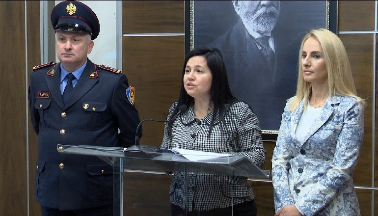 DËMET DHE SHIFRAT/ Zv. ministrja e Brendshme: Janë shembur 1183 shtëpi! 5514 shtëpi dhe 558 pallate të dëmtuara rëndë
