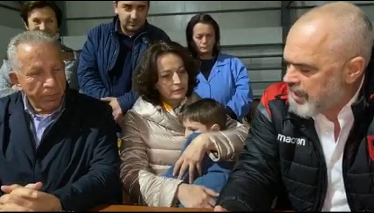 SOLIDARITETI/ Behgjet Pacolli premton pallat në Krujë për 3 muaj, Rama: Do i bëjmë statujë afër Skënderbeut!