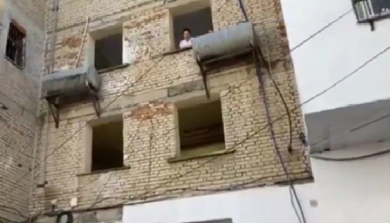 BANORËT NUK DALIN NGA PALLATI I PABANUESHËM/ Rama në Laç: Ju nxjerrim ne me polici, merrni bonusin e qirasë