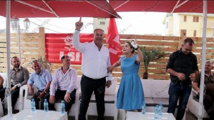 TËRMETI TRAGJIK/ Ja si përgjegjësi për banesat e shembura bënte fushatë krah Monika Kryemadhit
