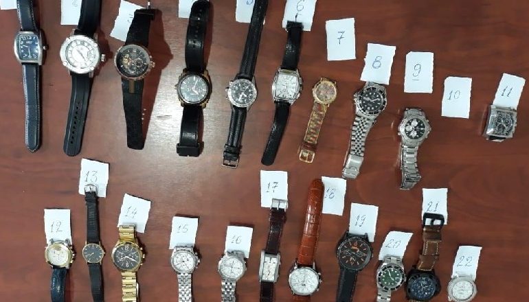 KOLEKSION ORASH TË VJEDHURA/ Kapet në Tiranë ‘skifteri’ i 10-të për grabitjet e bizhuterive në Belgjikë