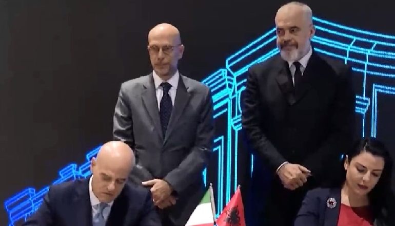 “PËRFITIME TË MERITUARA”/ Firmoset marrëveshja me ENI-n italian për kërkim hidrokarburesh në Dumre, Rama: Kontrata më e mirë për Shqipërinë