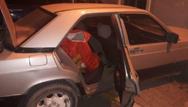 ARRESTOHEN DY PERSONA NË KURBIN/ Mbushën makinën me pije alkoolike dhe tentuan të shmangnin kontrollin e policisë