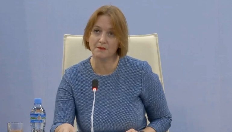 FESTAT E FUNDVITIT/ Qeveria jep 3 mijë lekë shpërblim për pensionistët! Denaj: I morëm nga kursimet e shtetit (VIDEO)