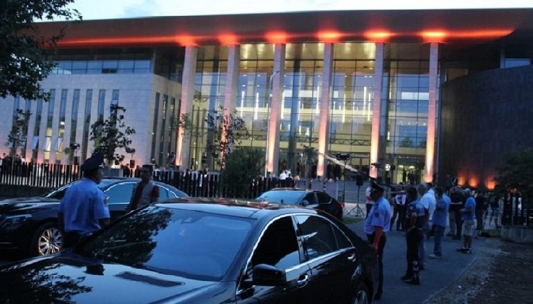 “FBI-ja SHQIPTARE”/ Agjentët e BKH nën monitorimin e BE e SHBA për dy vite