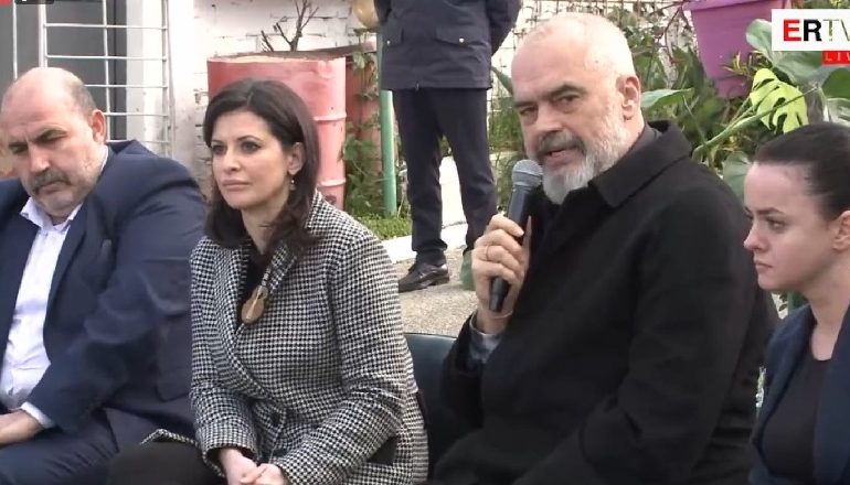 ”DO RIKTHEHEM, MBASE PA KAMERA RRËFEHENI”/ Rama batuta me gratë e burgosura: Unë si gjysmë prift e gjysmë hoxhë