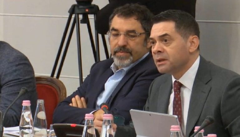 KOMISIONI I RINDËRTIMIT/ Çuçi bën bilancin e dëmeve dhe banorëve që janë të strehuar në hotele dhe çadra