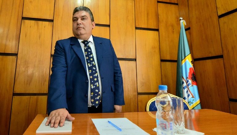 ATENTATI NDAJ KRYEBASHKIAKUT/ Njihet si përdorues droge, shoferi i Fatos Tushes u pushua nga puna 5 vite më parë! Ku janë përqendruar hetimet