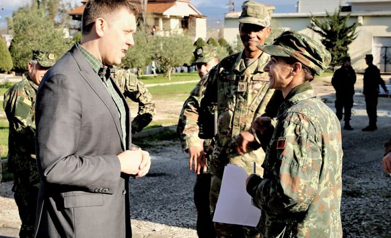 “SHBA QËNDRON KRAH SHQIPËRISË”/ Amerika dhuron për FA mbi 330 mijë dollarë pajisje për raste emergjencash (FOTO)
