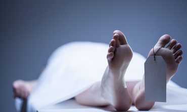 HORROR/ Punonjësi i morgut kapet duke bërë seks me kufomën e një vajze të mitur