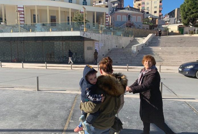 REPORTAZH NGA DURRËSI/ Qytetarët: Duam t’i kthehemi jetës normale