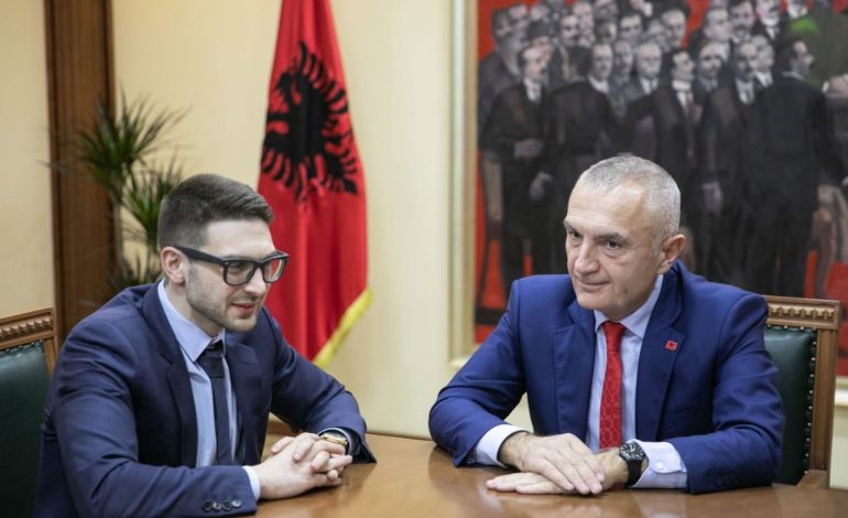 TAKIMI ME SOROSIN/ Meta “irriton” rrjetin: Të fala Aleksit o…Avni! Bëhuni more serioz se na e shpifët (FOTOT)