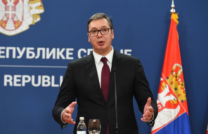 “S’DUA T’I OFENDOJ, DUA PAQE”/ Aleksandër Vuçiç “përulet” ndaj Haradinajt dhe Albin Kurtit