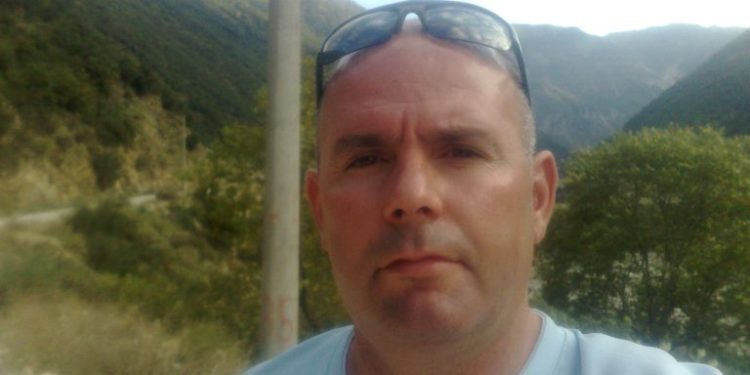 ATENTATI NË TEPELENË/ Kush është 47-vjeçari që u vra me armë zjarri në Tepelenë, i vëllai mori plumb në këmbë