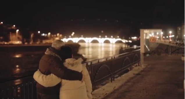 “BERATI ËSHTË BËRË SHUMË I BUKUR”/ Qyteti muze uron me kartolinën e fundvitit (VIDEO)