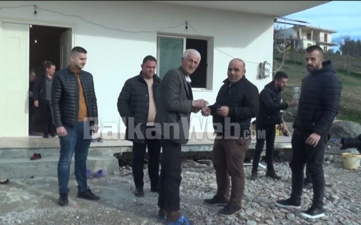 SHTËPI E RE PËR FAMILJEN BIÇAKU/ Krali: Brenda janarit ndërtojmë edhe 20 shtëpi të tjera