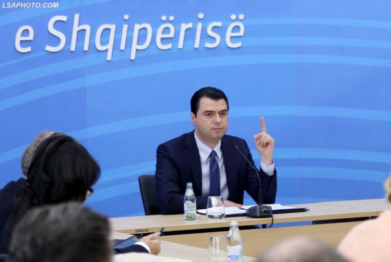 DËNIMI ME 1 VIT BURG I SALIANJIT/ Basha mbledh sot grupin dhe Kryesinë e PD, pritet të…