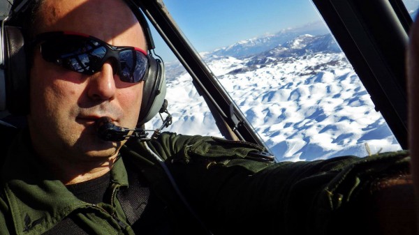 PILOTI FRANCEZ ME GRADËN MAJOR/ Tre vjet fluturoi në qiellin shqiptar me avionin cougar (FOTO)