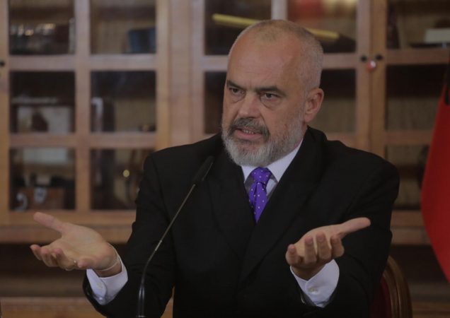 ”NUK DUHET TË SHPËTOJË ASNJË”/ Edi Rama vë sërish në shënjestër abuzuesit: Të gjithë dosjet do të…. (Video)