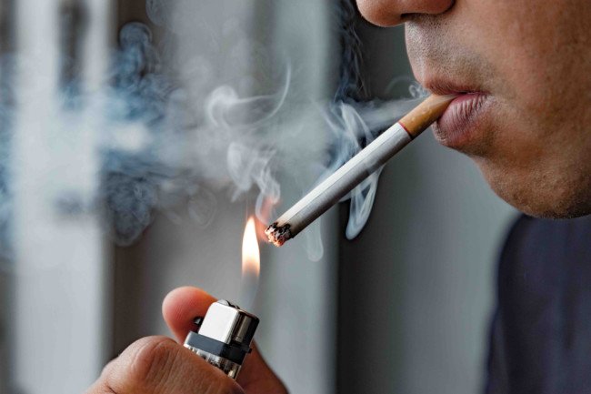ARRITJE KUNDËR ” VARËSISË VDEKJEPRURËSE”/ OBSH: Numri i konsumuesve meshkuj të duhanit shënon rënie…